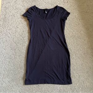 💕LAST CHANCE💕 NWOT Women’s H&M Short Sleeve Basics Black Dress size Small